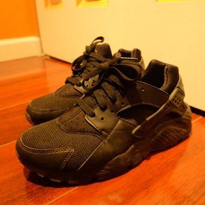 Nike Huarache Boy Size 7Y
